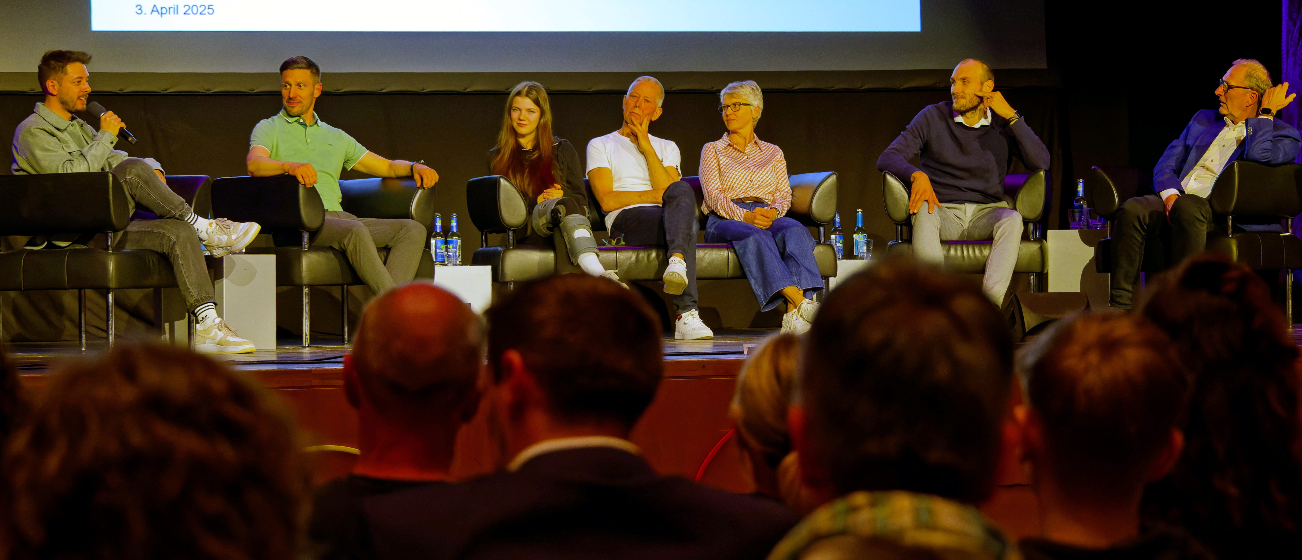 Kooperationspartner SpoGe & TSV - Podium (v.l.): Sven Schimmel, Oliver Munz, Klara Böpple, Gert Brenner, Martina Steck, Sven Schiller, Professor Jäncke