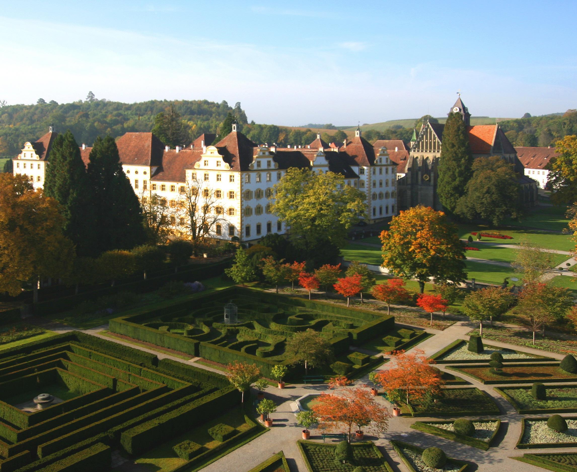 35 Salem kloster und schloss herbstfaerbg ssg pressebild