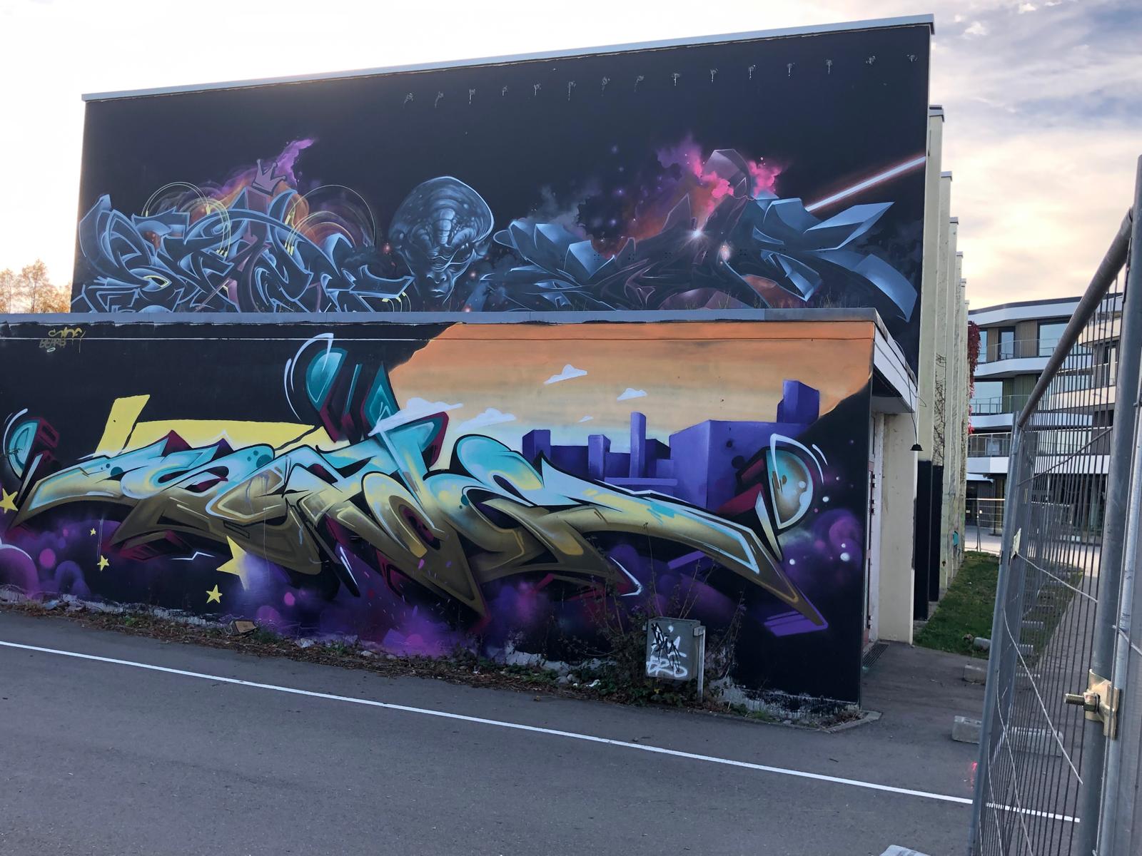 Gotthard-Müller-Halle vor dem Abbruch - Grafitty am Gebäude